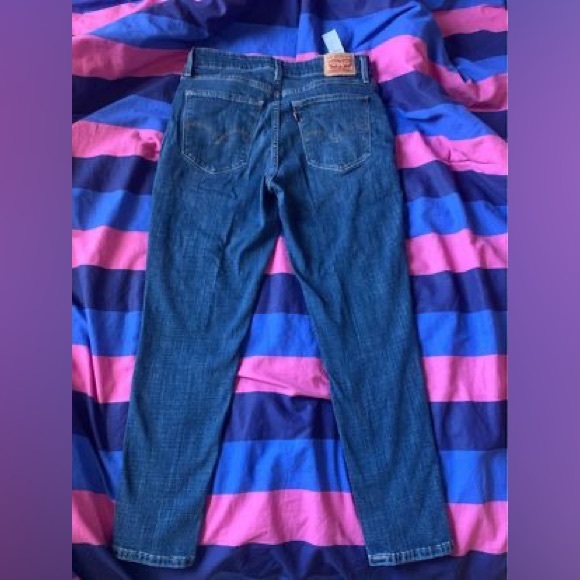 Levis Ankle Jeans - Picture 3 of 4